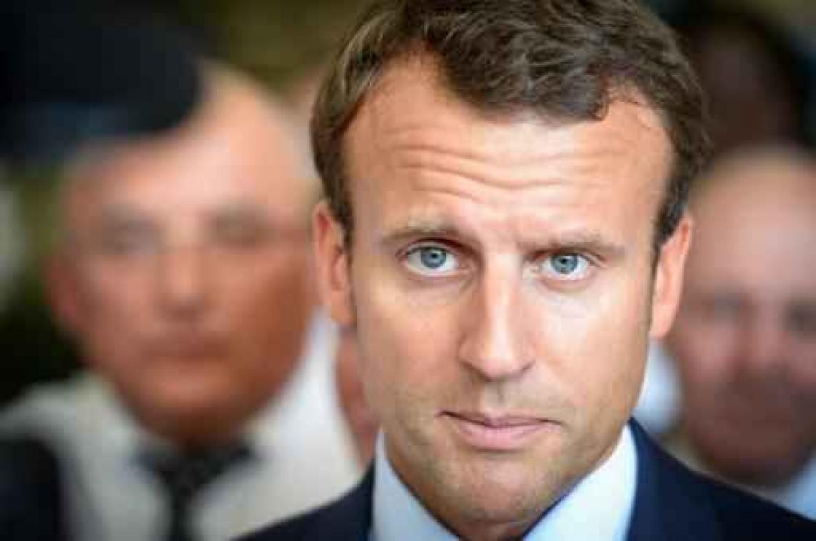 "Franse economieminster Macron dient dinsdagnamiddag ontslag in"