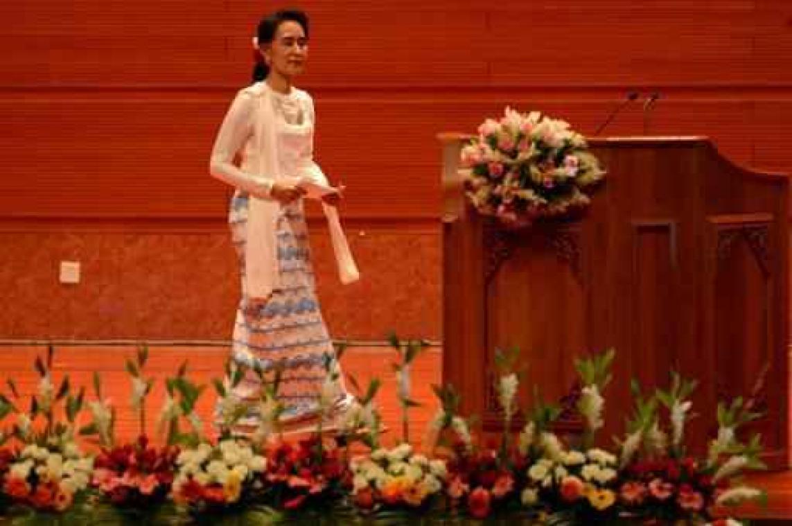 Suu Kyi start vredesgesprekken met rebellen in Myanmar
