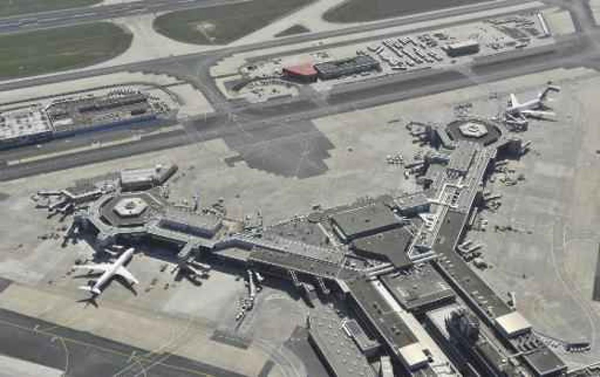 Vlieghal A op luchthaven Frankfurt volledig ontruimd wegens verdacht persoon