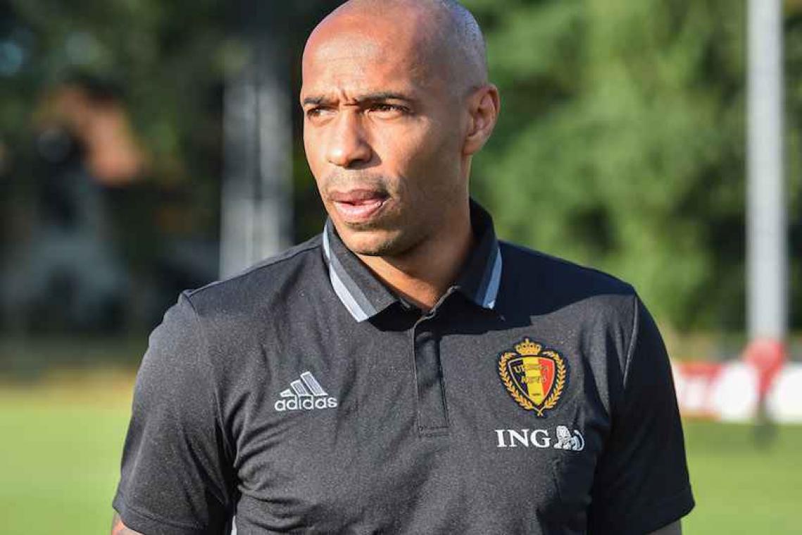 Henry schenkt loon weg aan goede doelen