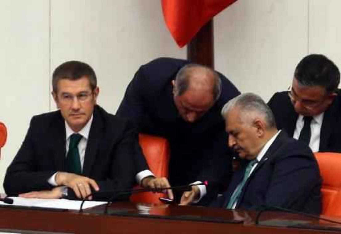 Turkse minister van Binnenlandse Zaken neemt ontslag
