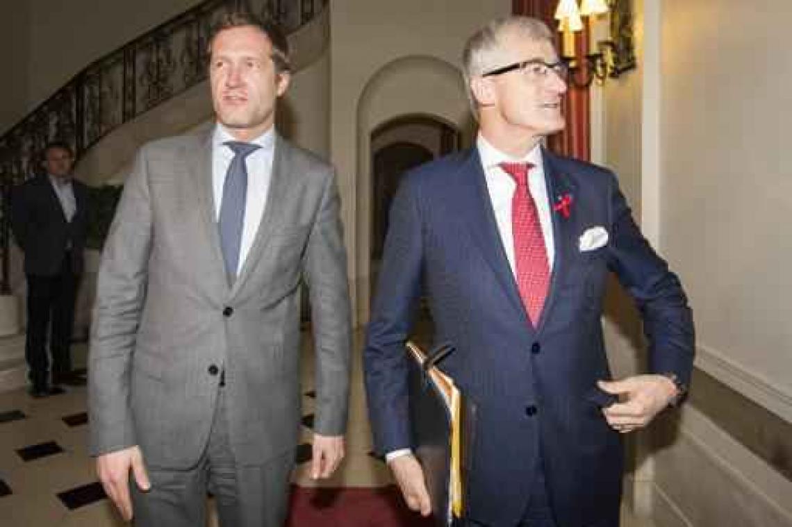 Bourgeois en Magnette geven gezamenlijk openingscollege in Hasselt