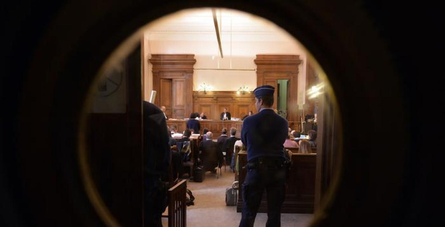 Afgeslankte rechtbanken trekken aan de alarmbel