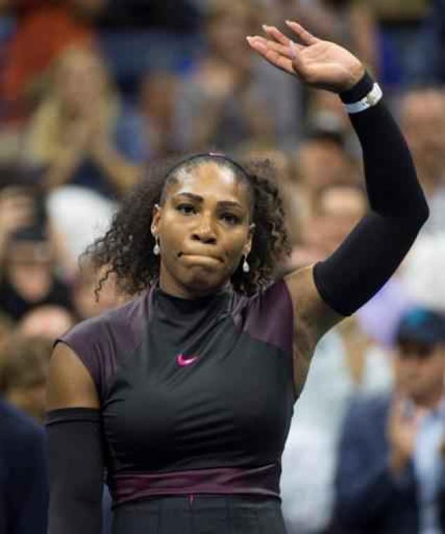 Serena Williams evenaart record van Navratilova