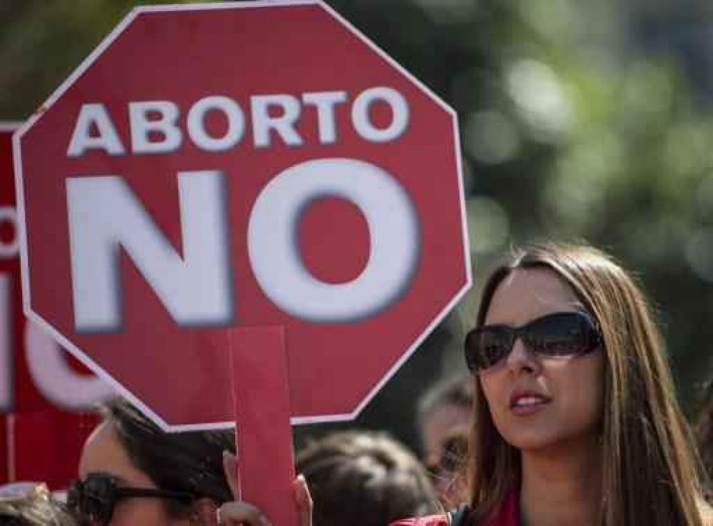 Tienduizenden mensen protesteren in Chili tegen recht op abortus