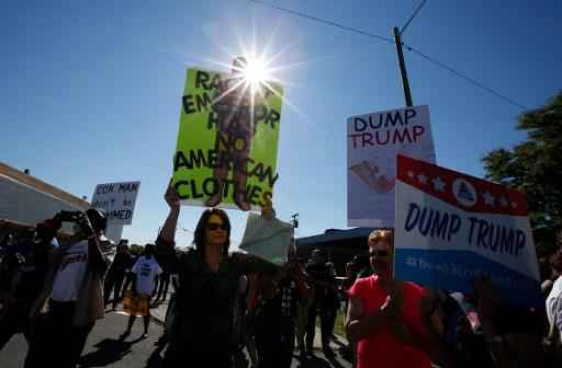Race Witte Huis - Trump bezoekt kerk in Detroit en belooft jobs om stem Afro-Amerikanen te winnen