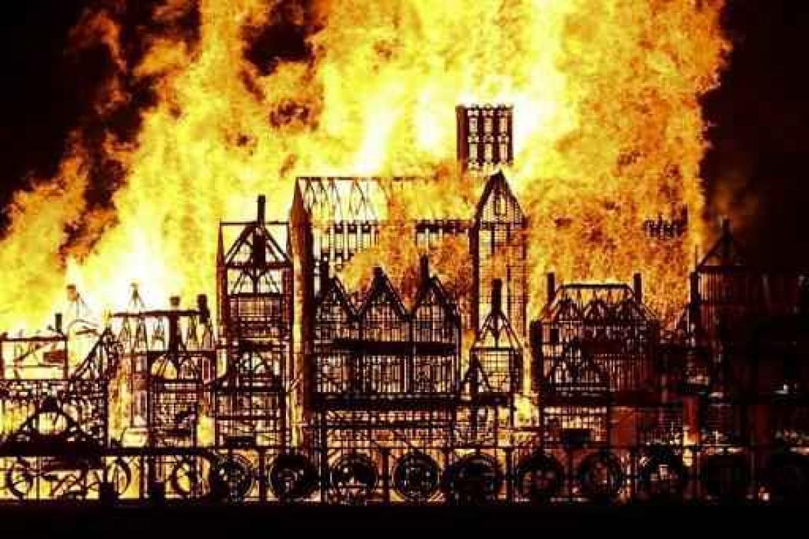 Londen herdenkt Grote Brand van 1666 met vuurspektakel aan de Thames