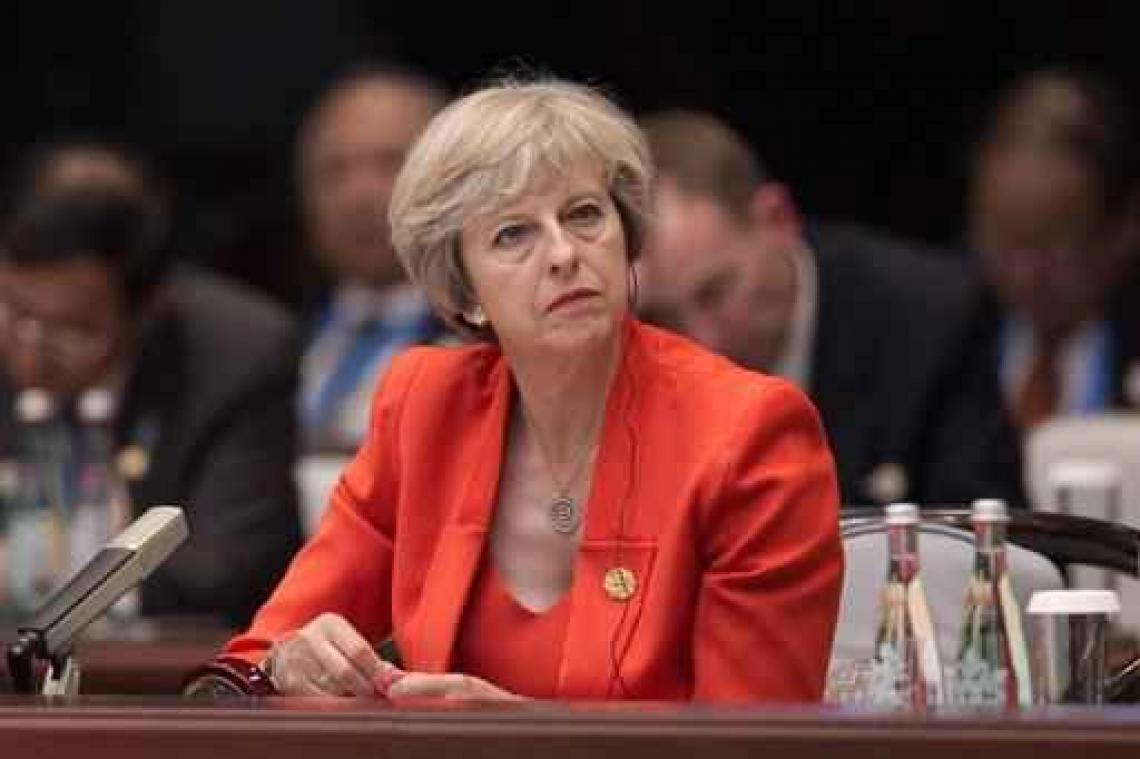 Theresa May onder vuur na afschieten puntensysteem voor nieuwe EU-migranten