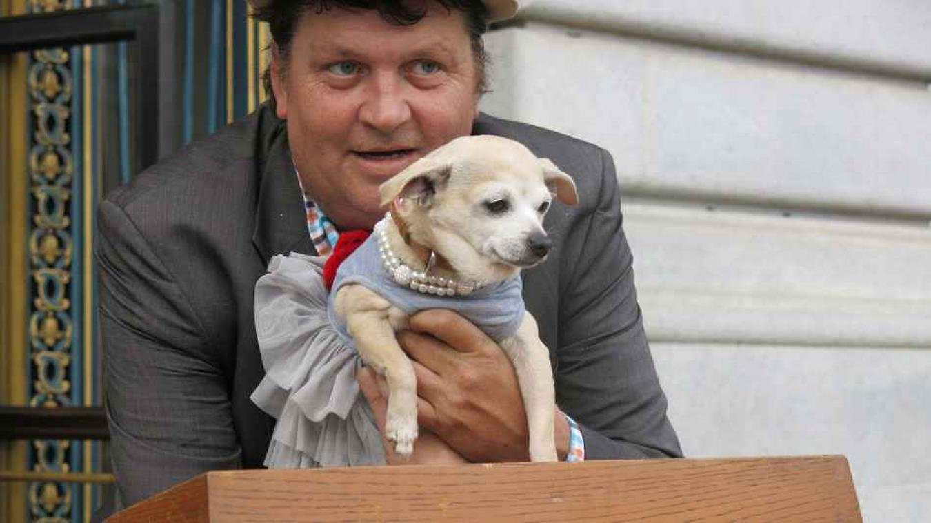 Chihuahua Frida was een dag de burgemeester van San Francisco