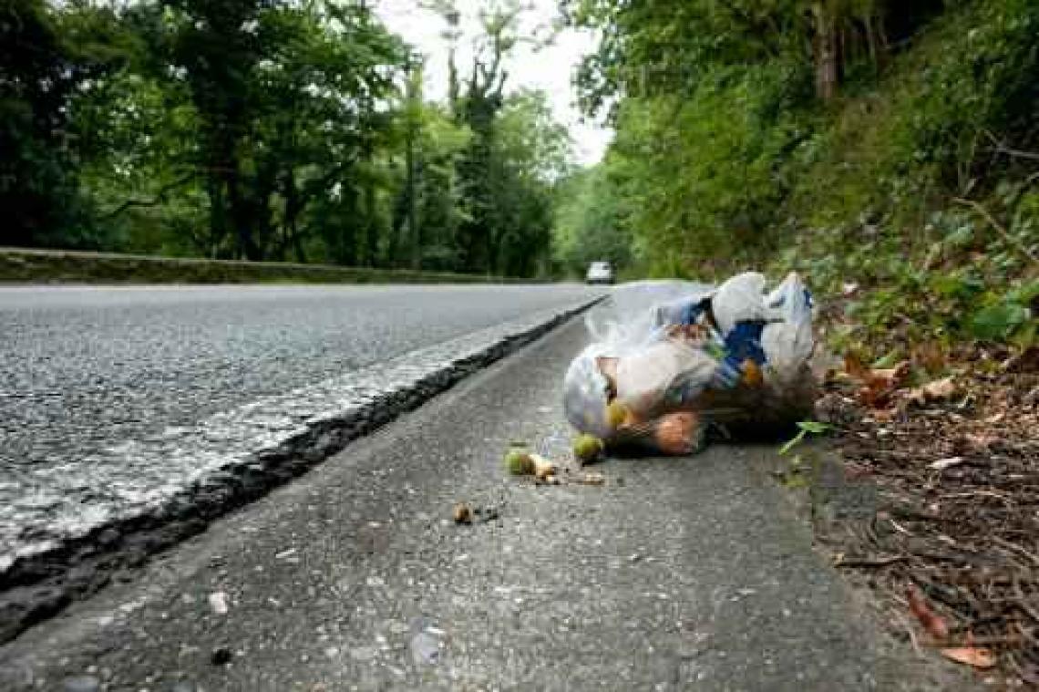 Ondernemer trommelt zestigtal vrijwilligers op voor zwerfvuilactie
