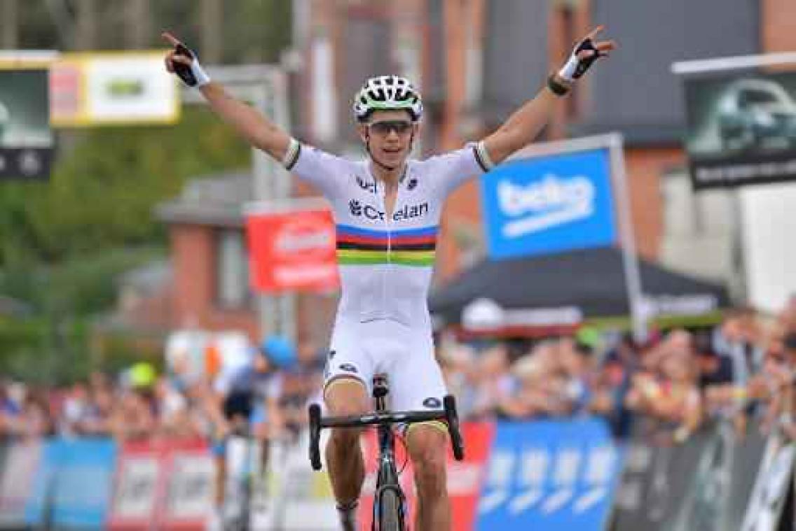 Brico Cross Geraardsbergen - Wout van Aert wint in Geraardsbergen opener van het veldritseizoen