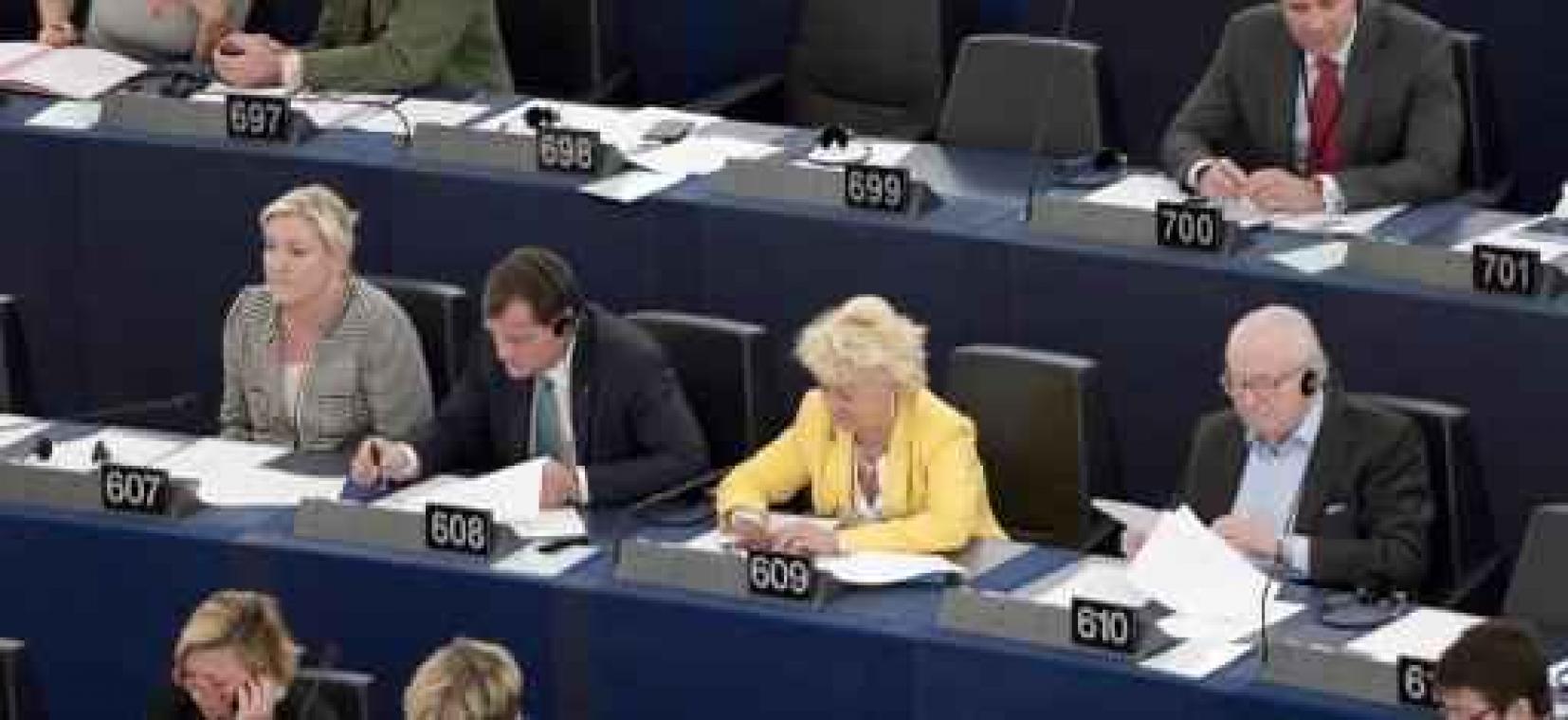 Jean-Marie Le Pen financiert verkiezingscampagne van dochter Marine