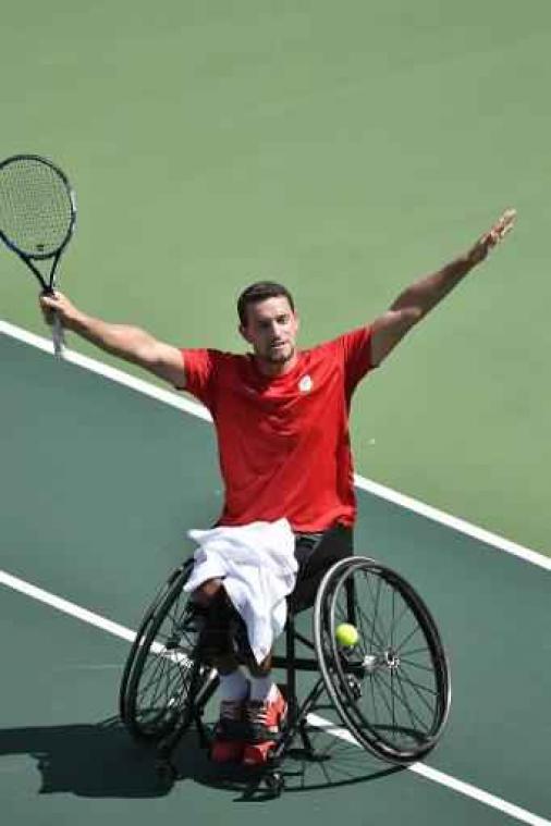 Paralympische Spelen - Rolstoeltennisser Joachim Gérard voorbij titelverdediger Kunieda naar halve finales