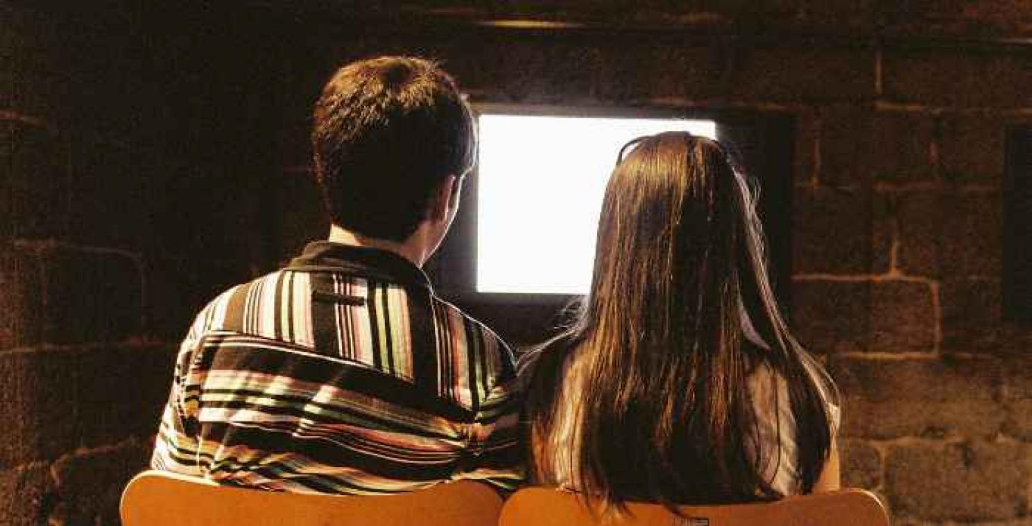 Bingewatchen brengt koppels dichter bij elkaar