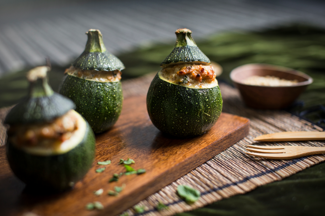 Gevulde courgette met kippengehakt