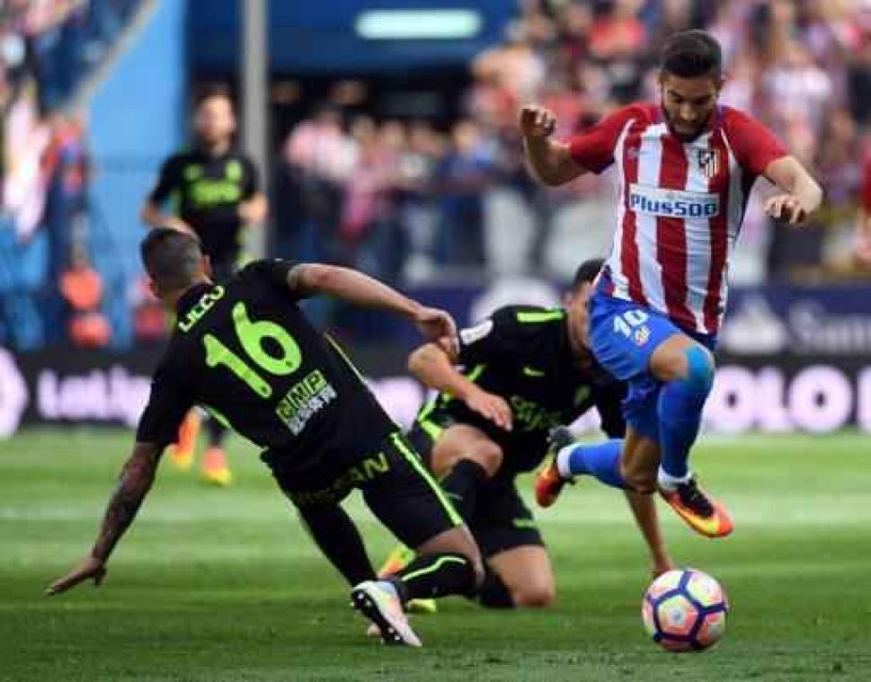 Belgen in het buitenland - Atlético laat geen spaander heel van Gijon