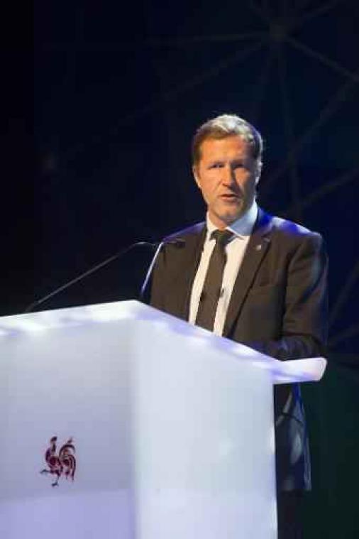 Waalse Feesten - Magnette bereid regels te verstrengen voor site Caterpillar en ongehoorzaamheid aan EU