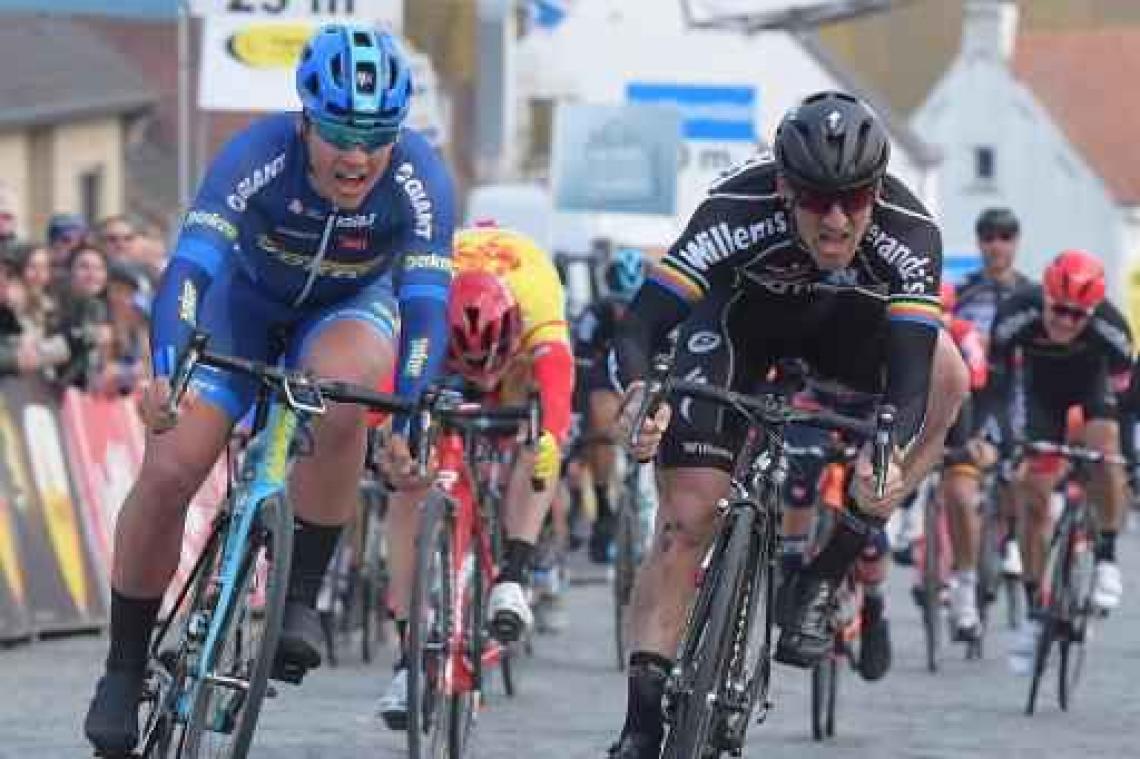 GP Isbergues-Pas de Calais - Kristoffer Halvorsen pakt de zege in Frankrijk