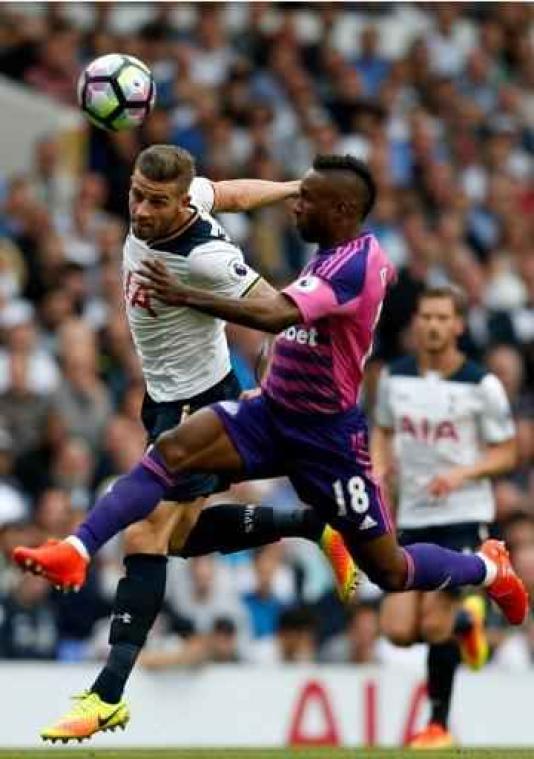 Belgen in het buitenland - Vijf Belgen zien Tottenham met 1-0 winnen van Sunderland