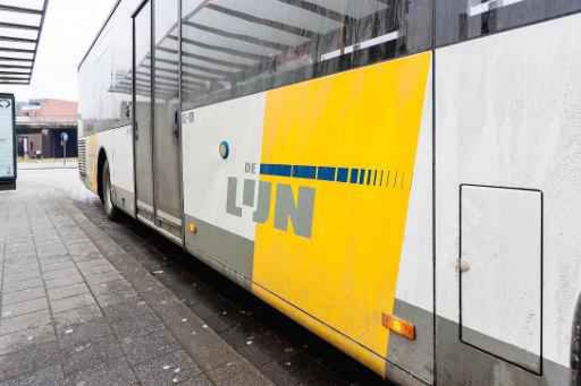 Reizigers De Lijn kunnen m-ticket kopen via app op smartphone