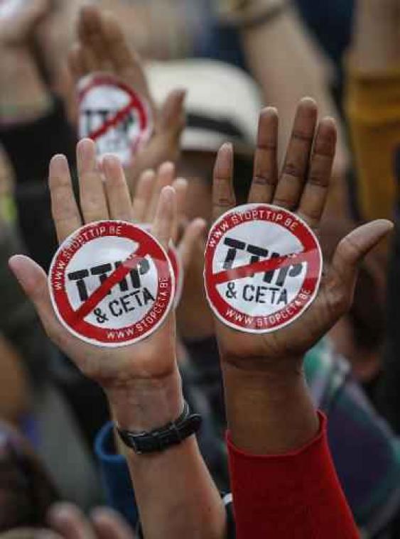 Manifestatie tegen CETA en TTIP - Vakbonden bezorgd over rechten van werknemers