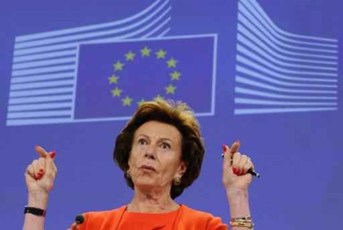 Juncker vraagt Kroes om verduidelijkingen over bestuurdersrol offshore vennootschap
