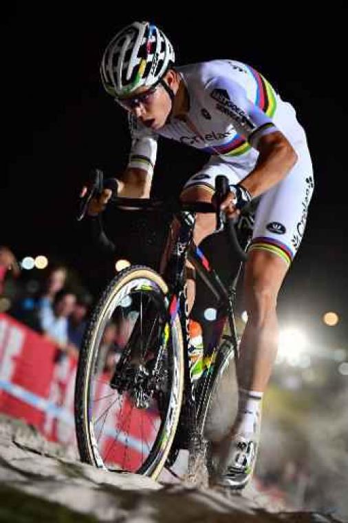 WB veldrijden Las Vegas - Wout van Aert houdt barst in teen over aan valpartij