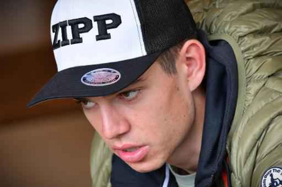 Wout van Aert ondanks blessure toch aan de start