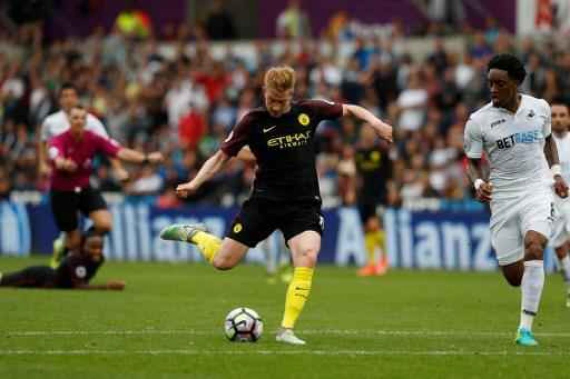 De Bruyne en City blijven ongeslagen, Benteke helpt Palace aan driepunter