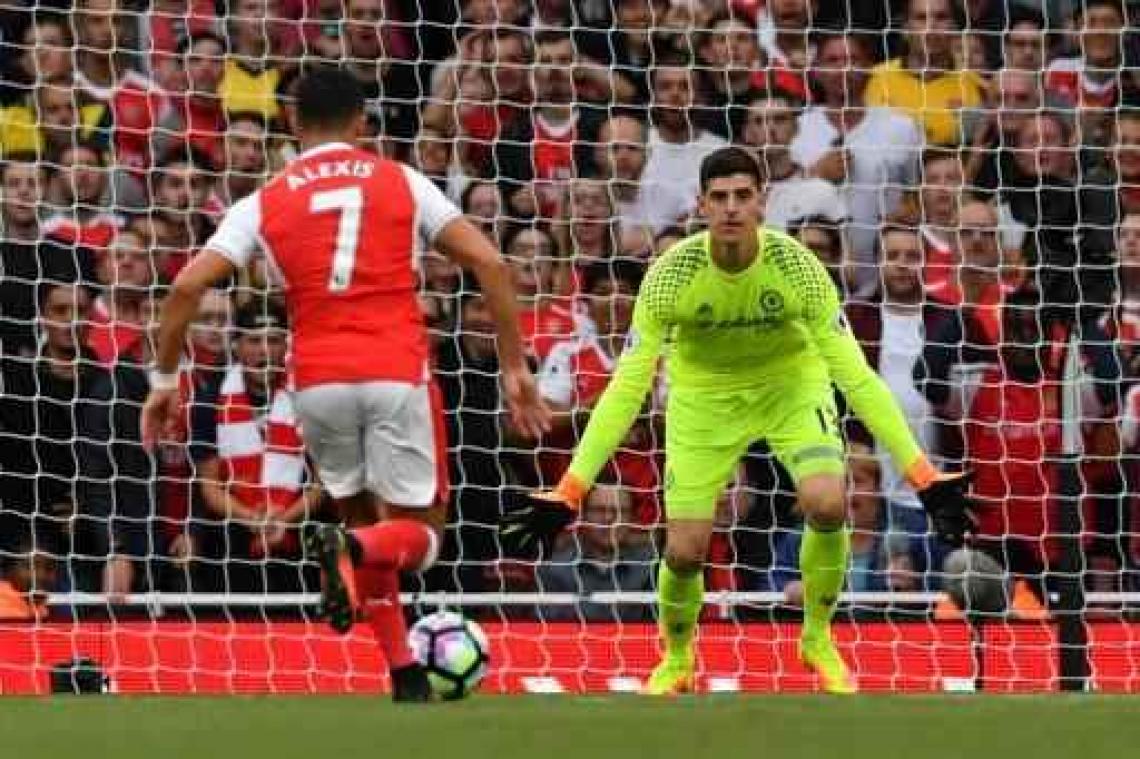 Belgen in het buitenland - Courtois en Hazard lijden pijnlijke nederlaag in Londense derby