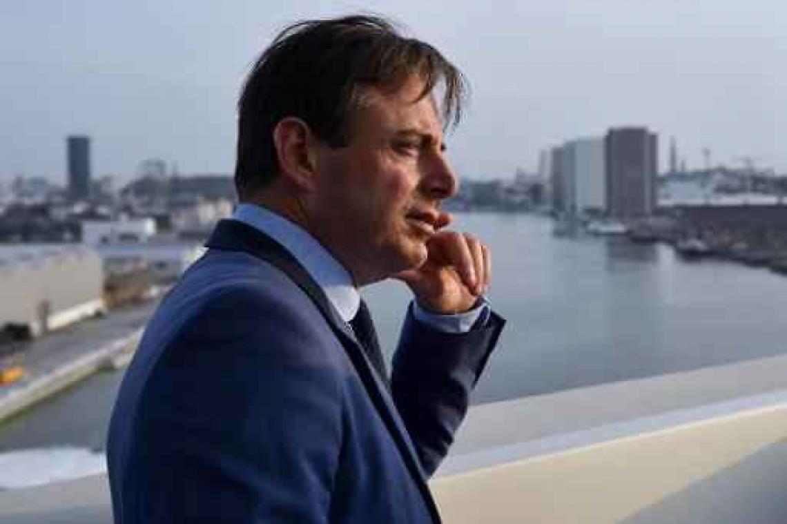 De Wever barst in tranen uit tijdens openhartig interview