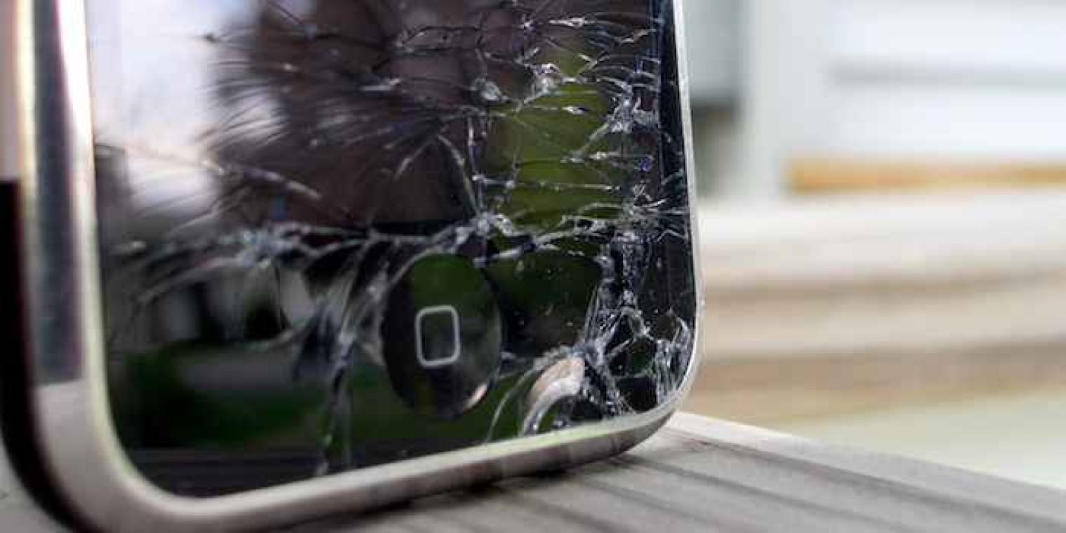 Deze uitvinding zorgt ervoor dat de iPhone nooit meer op zijn scherm zal vallen