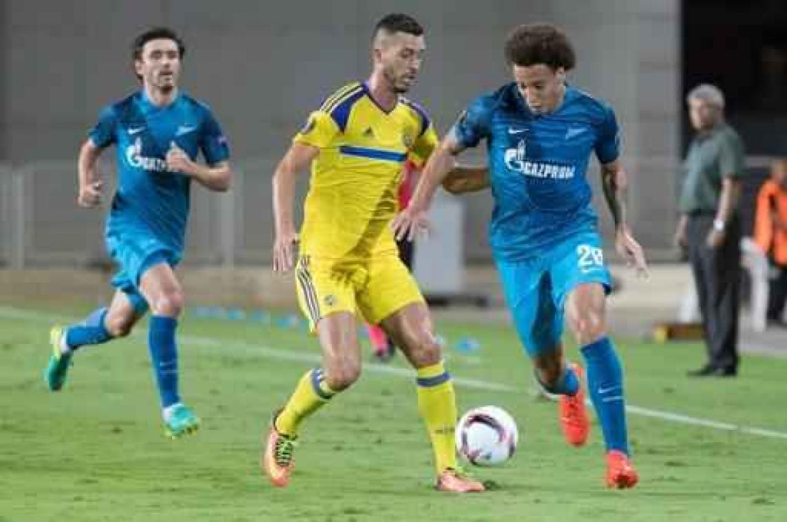 Belgen in het buitenland - Zenit laat twee punten liggen bij Anzhi