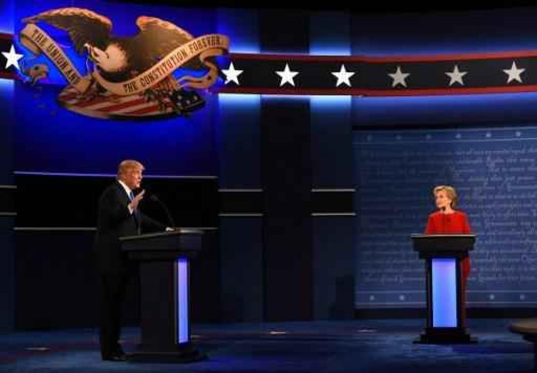 Race Witte Huis - Stijlverschil tussen Clinton en Trump meteen duidelijk