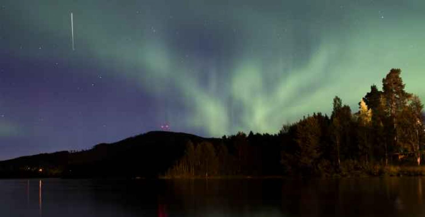 Reykjavik dooft de lichten voor het noorderlicht