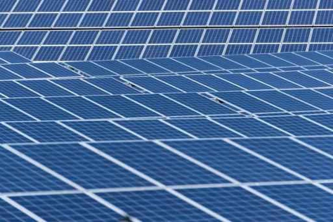 Eigenaars van zonnepanelen krijgen jaar uitstel voor betalen netvergoeding in Wallonië
