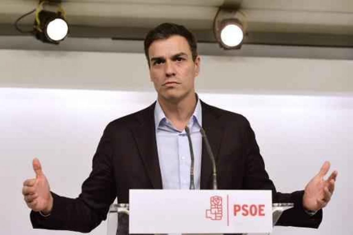 Spaanse socialitische partijleider Pedro Sanchez stapt op