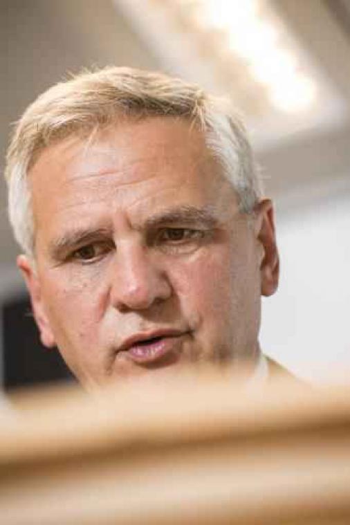 Kris Peeters: "Verschrikkelijk voor getroffen werknemers ING, contact met directie"