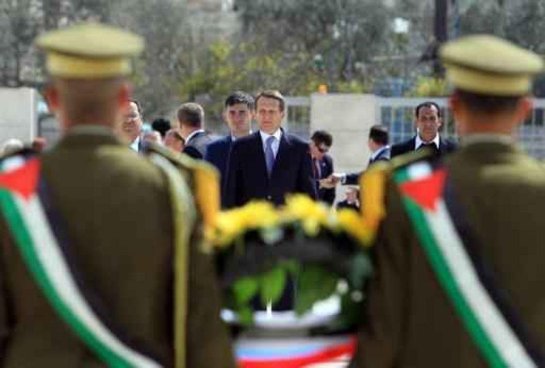 Poetin stelt nieuwe chef van geheime dienst officieel aan