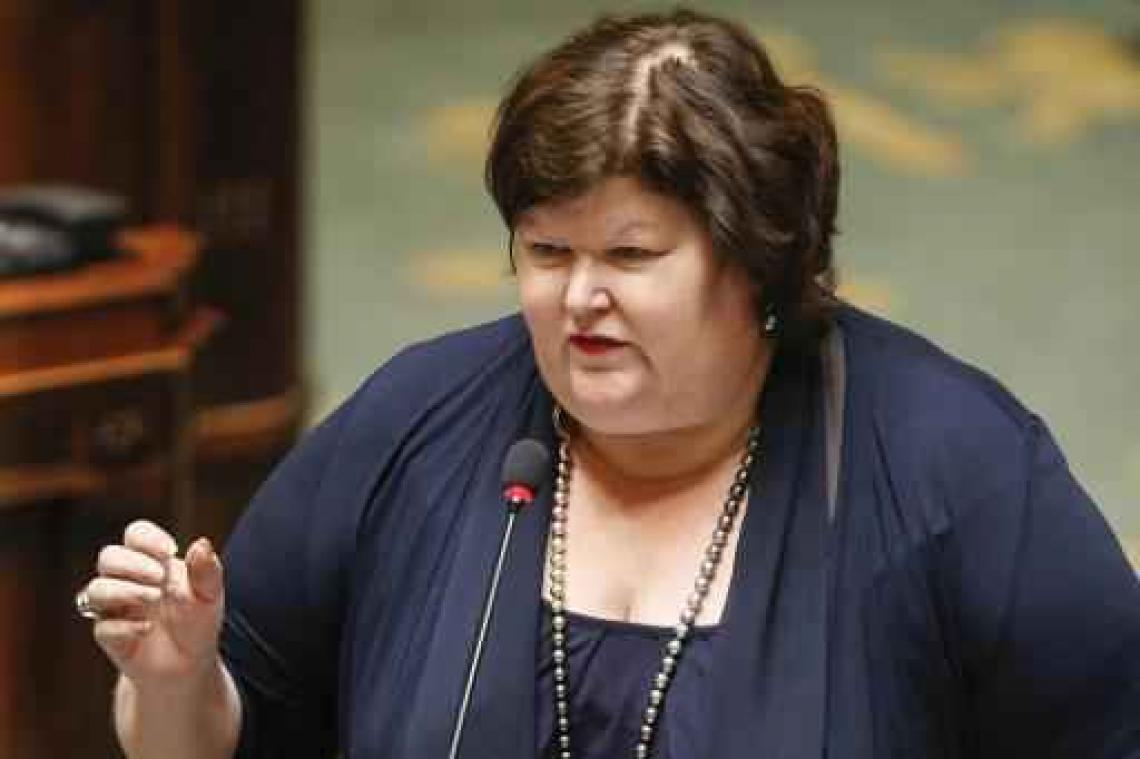 De Block werkt aan "herijking" erelonen artsen