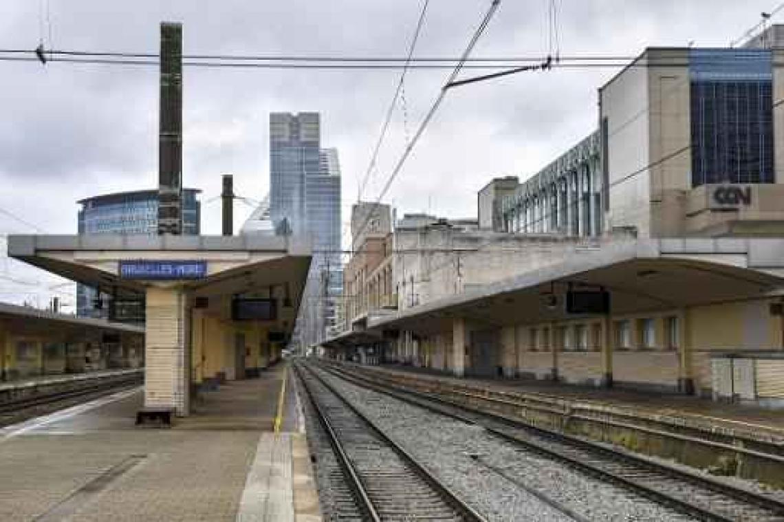 Nog geen verdachte geïdentificeerd voor bomalarmen Brussel-Noord en Portalisgebouw