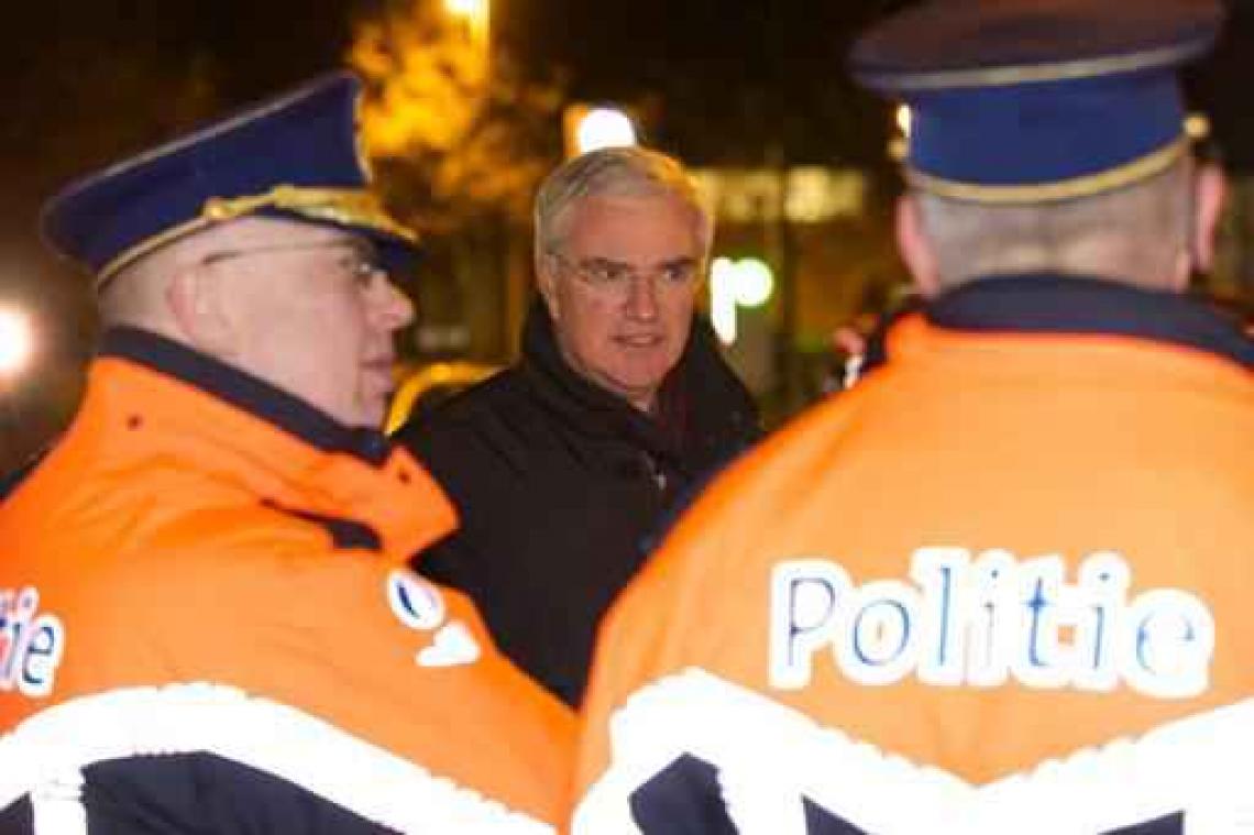 Gouverneur Decaluwé wil betaalmodel voor politie-inzet grote evenementen