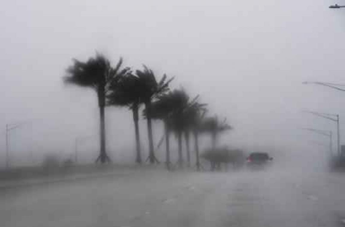 Orkaan Matthew - Florida zet zich schrap voor orkaan, die over Bahama's raast
