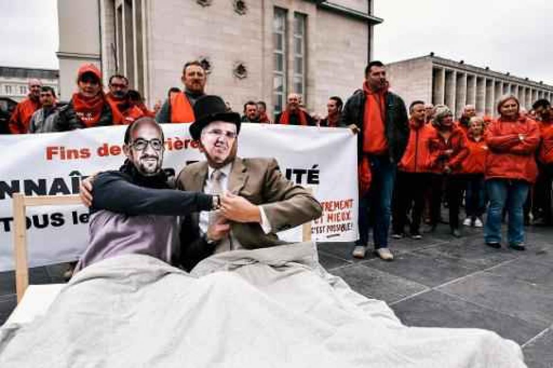 ABVV "betrapt" regering-Michel en werkgevers op "overspel"