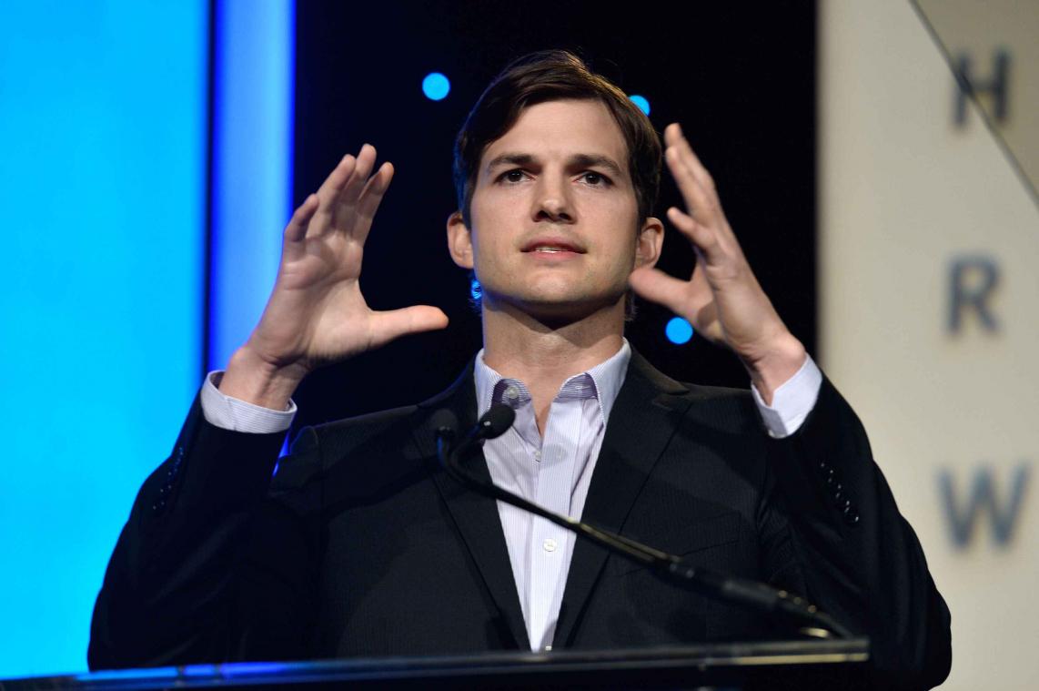 Ashton Kutcher vreest terugkeer Charlie Sheen voor laatste aflevering 'Two and a Half Men'