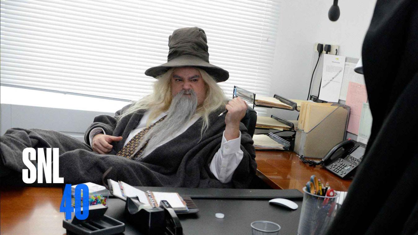 The Hobbit meets The Office in hilarische sketch van Saturday Night Live