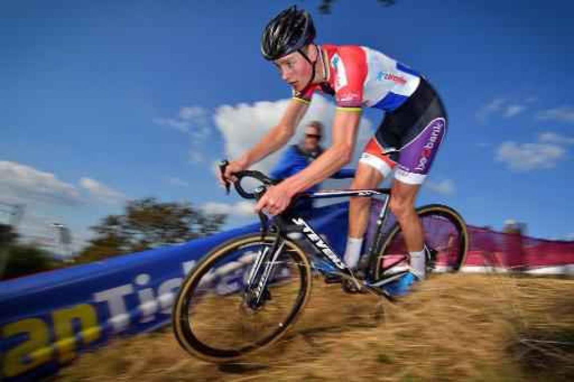 DVV Trofee - GP Mario De Clercq - Mathieu van der Poel mentaal gebroken na materiaalpech