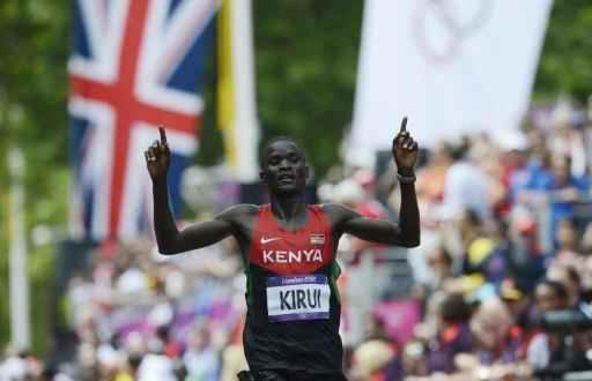 Kenianen Abel Kirui en Florence Kiplagat winnen marathon van Chicago