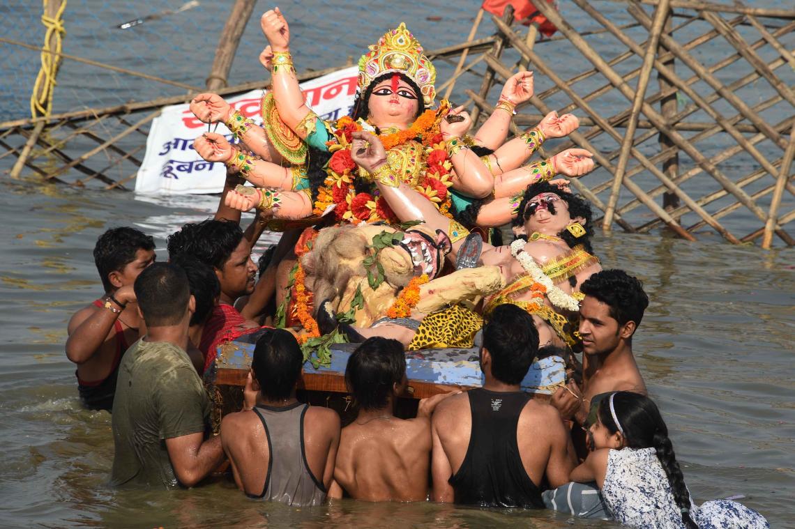 Hindoes vereren moedergodin Durga