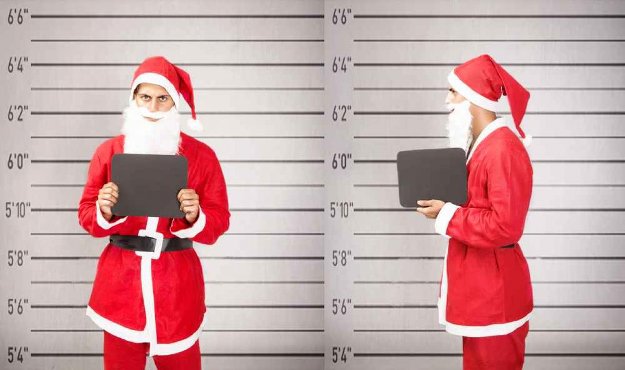 Kerstman berooft bank en ontsnapt dankzij duizenden kerstmannen in San Francisco